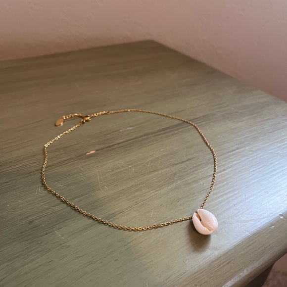 Atolea | NWOT Waterproof Jewelry Gold and white Cowrie Shell Pendant necklace - Picture 5 of 6